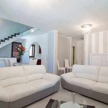 Hh Selection Emiro Lascari