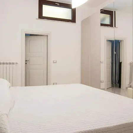 Hh Selection Emiro Villa Lascari